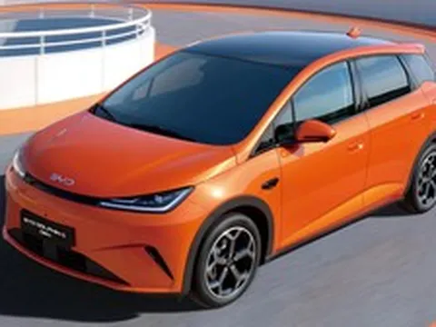 BYD Dolphin vừa ra mắt Việt Nam nay có thêm bản hybrid, sạc đầy đi được 1.000 km, khách Việt muốn mua phải chờ khá lâu